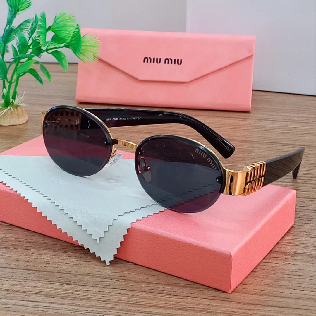 Las Gafas Miu Miu Oval Logo