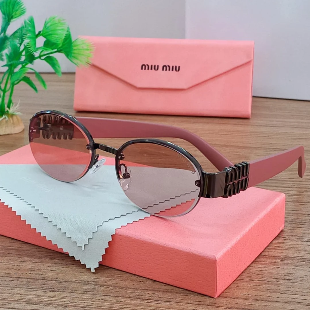 Las Gafas Miu Miu Oval Logo