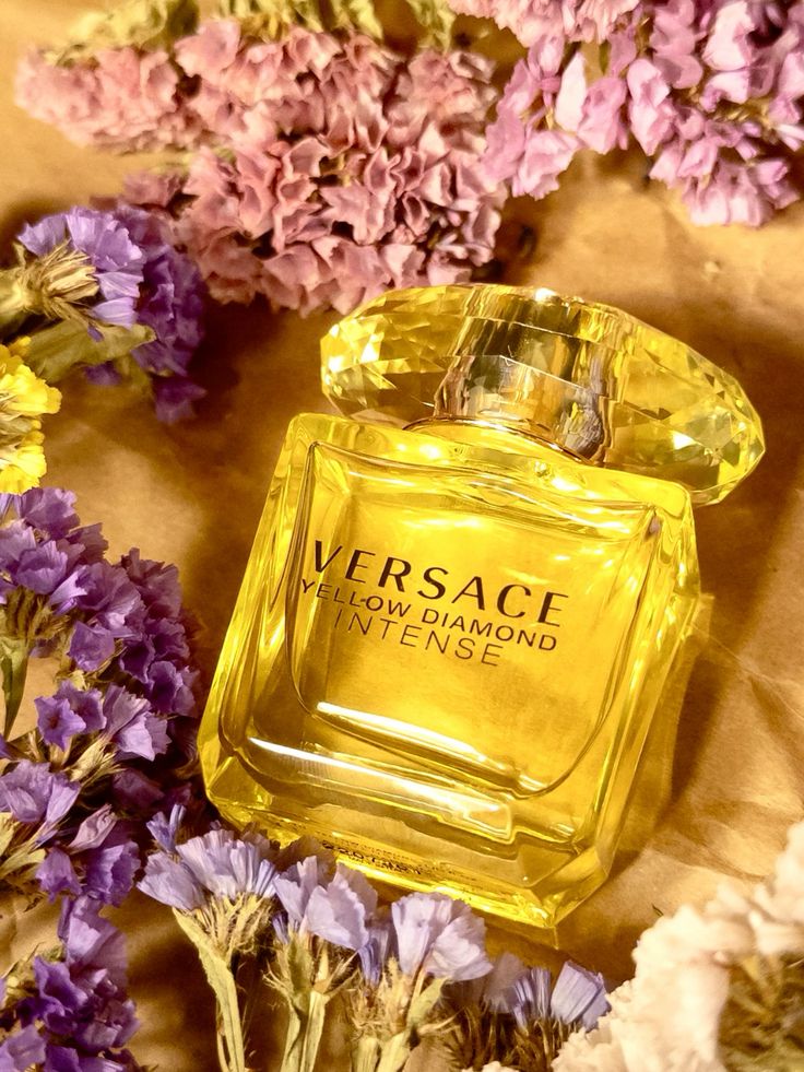 YELLOW DIAMOND VERSACE